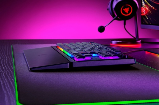 Razer Ornata V3 Tenkeyless, UK ISO, žična membranska low-profile tipkovnica, veličina TKL, RZ03-04880300-R3W1