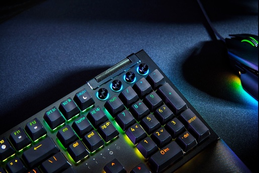 Razer BlackWidow V4, Green switch, UK ISO, žična mehanička tipkovnica, puna veličina, RZ03-04690300-R3W1