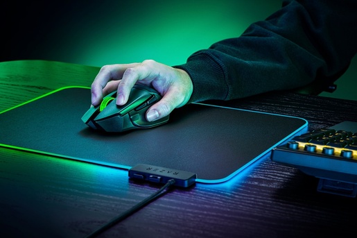 Razer Basilisk V3 X HyperSpeed bežični ergonomski optički miš, 26000 DPI, crni, RZ01-04870100-R3G1