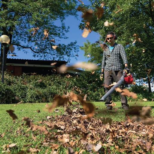 EFCO motorni puhač SA2500, 1.3 KS, 25.4 cm3, maks. Brzina zraka 70m/s, vreća 36 L