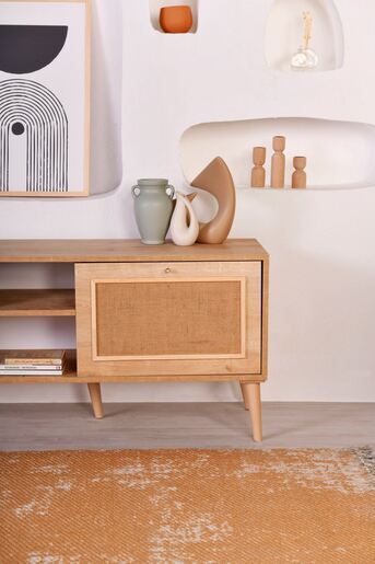 Stalak za televizor, Jüt 180