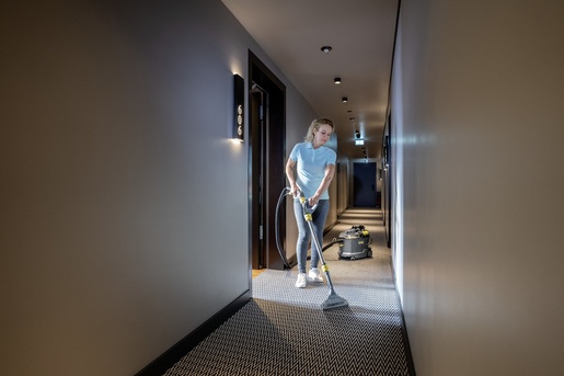 KARCHER čistač tapeciranih površina Puzzi, 8/1 Adv