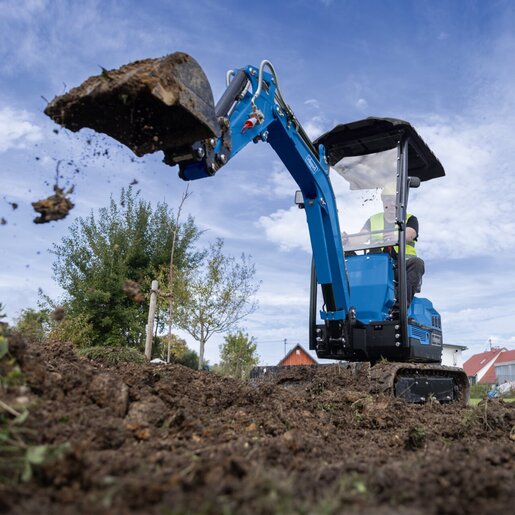 SCHEPPACH mini bager EXC1400, 8.5kW, 4 taktni benzinski motor, 5.7kN - 13.2kN, 1117 kg