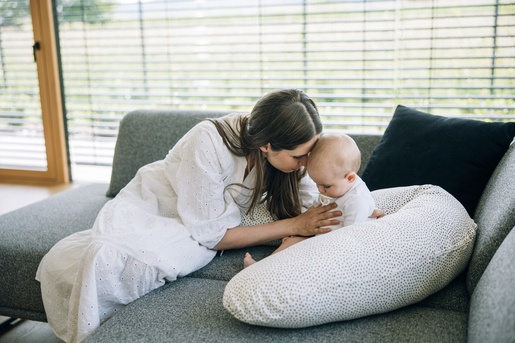 Bubaba BY FreeON jastuk za trudnicu i dojilju točkice