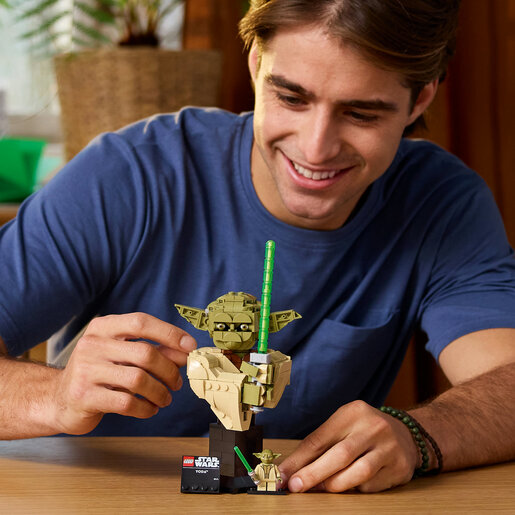 LEGO® Star Wars™ Yodina bista 75438
