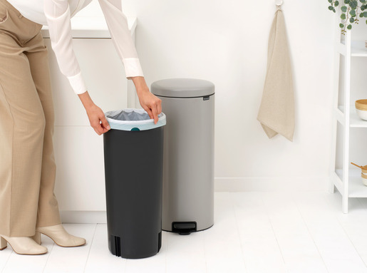 Brabantia NewIcon kanta s pedalom, 30 l, siva