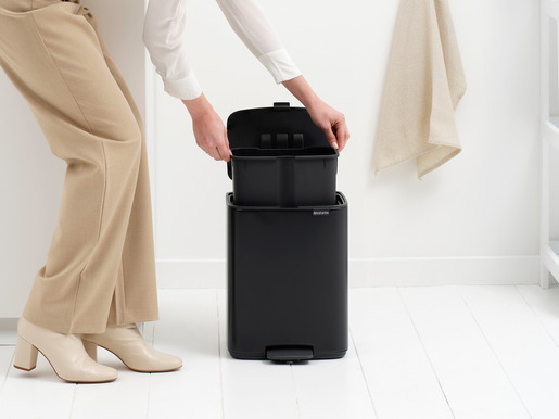 Brabantia Bo kanta s pedalom, 12 l, mat crna
