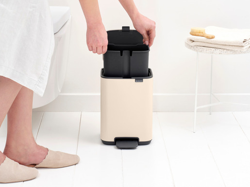 Brabantia Bo kanta s pedalom, 4 l, bež