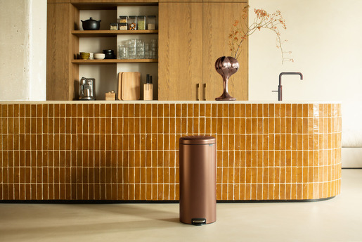 Brabantia NewIcon kanta s pedalom, 30 l, topla bronca