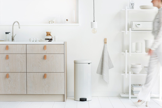 Brabantia NewIcon kanta s pedalom, 30 l, bijela