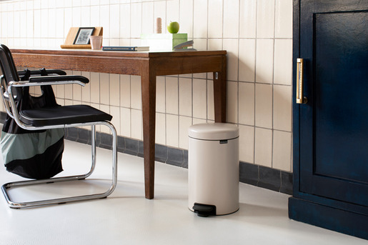 Brabantia NewIcon kanta s pedalom, 12 l, bež