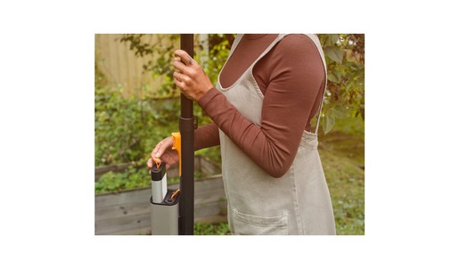 FISKRS akumulatorske teleskopske škare za grane eTreePruner, 12V Li-ion, 4.0Ah, okretna glava, za grane do 32mm, visina 6 m, solo alat