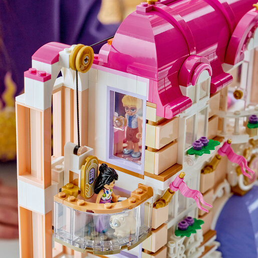 LEGO® Friends Hotel Grand u Heartlake Cityju 42704