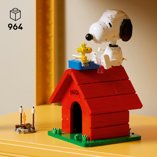 LEGO® Ideas Peanuts: Snoopyjeva kućica 21368