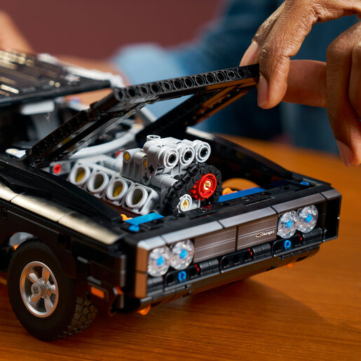 LEGO® Technic Fast and Furious: Auto Dodge Charger R/T 42231