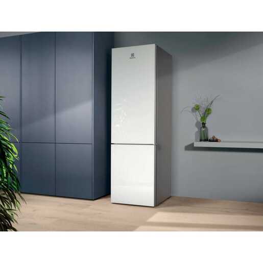 Electrolux hladnjak LNT7ME36G2