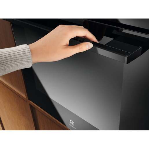Electrolux pećnica  LOF7P16K