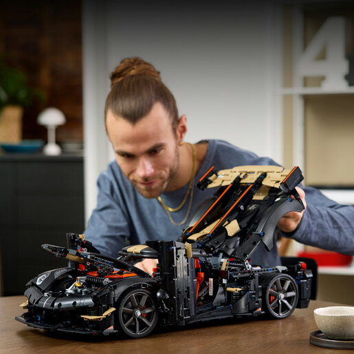 LEGO® Technic Megaautomobil Koenigsegg Sadair’s Spear 42232
