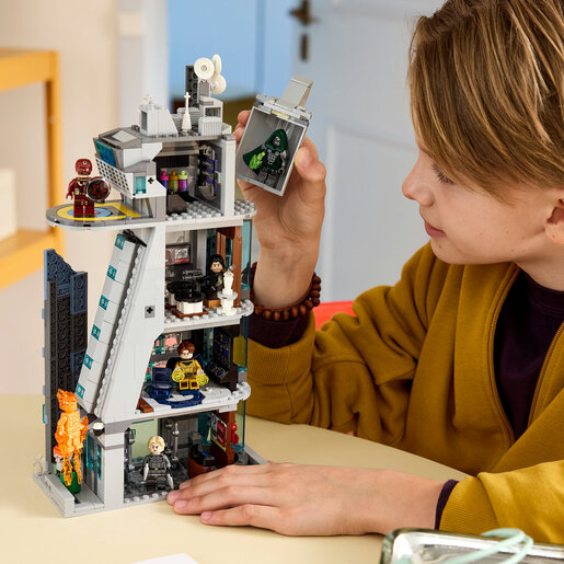 LEGO® Avengers: Doomsday: Novi toranj Osvetnika 76352