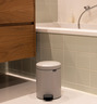 Brabantia NewIcon kanta s pedalom, 5 l, siva