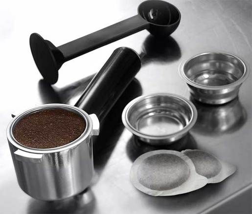 DeLonghi aparat za espresso kafu EC 685.R