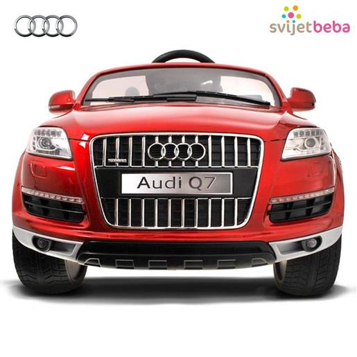 Audi Q7, Lakirani Crveni