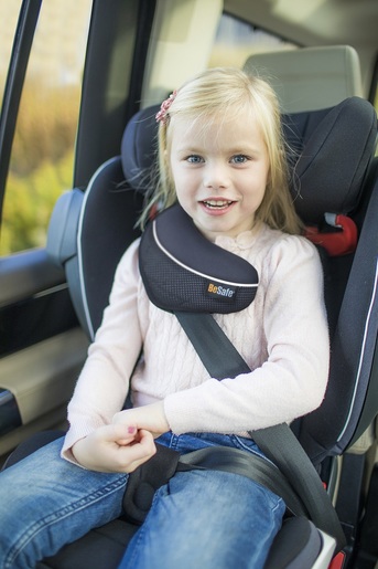 BeSafe autosjedište iZi Flex Fix i-Size, Crna unutrašnjost automobila  (2/3)