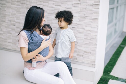 Ergobaby Aura marama, Coral Dots