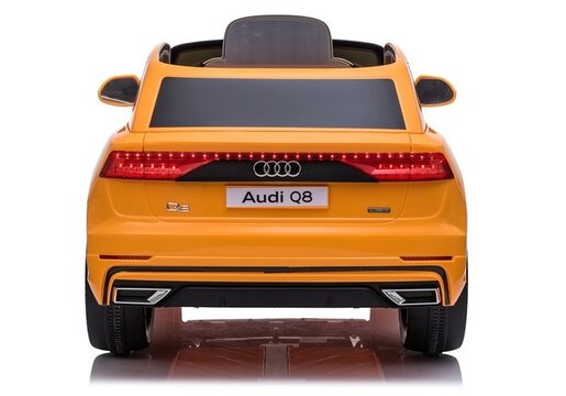 Audi Q8 licencirani auto na akumulator, žuti