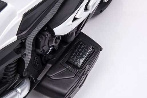 BMW HP4 licencirani motor na akumulator, bijeli