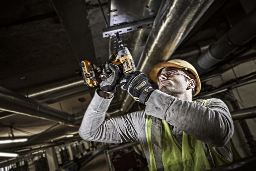 DeWalt akumulatorska udarna bušilica DCD795 + udarni odvijač DCF886 18 V, 4.0 Ah - BRUSHLESS motor