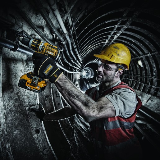 DeWalt akumulatorska udarna bušilica DCD795 + udarni odvijač DCF886 18 V, 4.0 Ah - BRUSHLESS motor