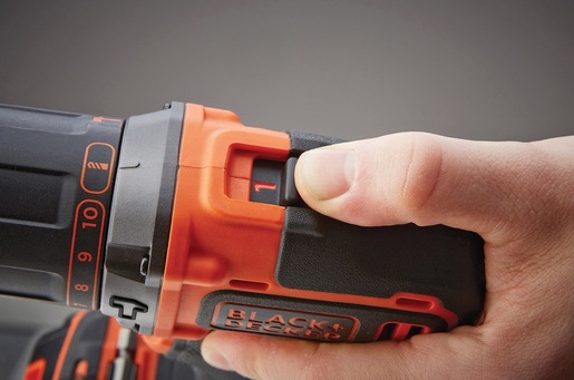 Black & Decker akumulatorska udarna bušilica 18V smartTech