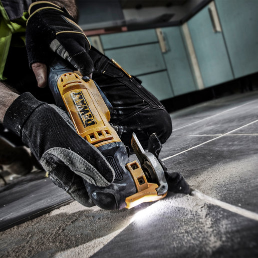 DeWalt višenamjenski alat s priborom 300 W