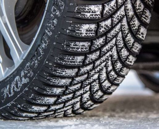 BRIDGESTONE 235/40 R18 Blizzak LM005 95V (XL)