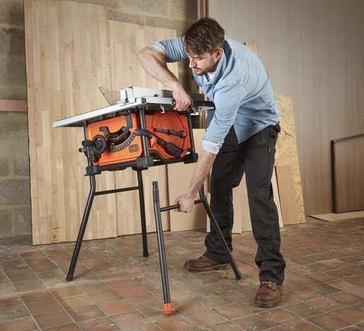 Black&Decker BES720-QS Стабилна пила со маса 1800W