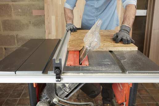 Black&Decker BES720-QS Стабилна пила со маса 1800W