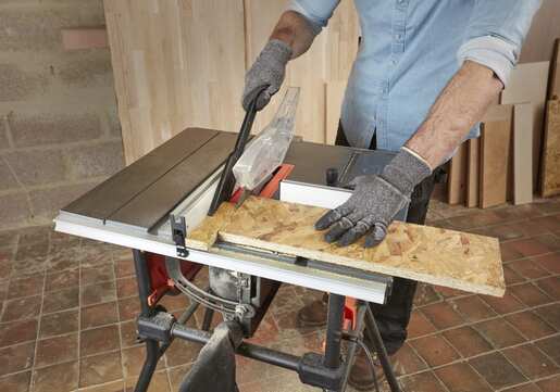 Black&Decker BES720-QS Стабилна пила со маса 1800W