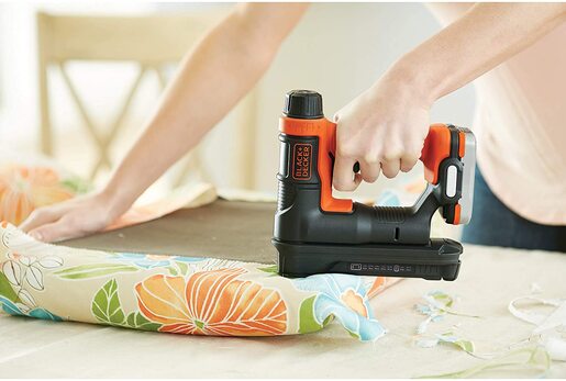 Black&Decker BDCT12S1-QW Хефталка 12V