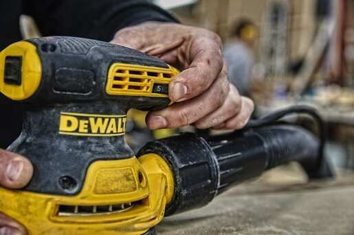 DeWalt DWE6423-QS Ротациска брусилка 280W