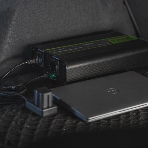 CAR POWER VOLTAGE CONVERTER GREEN CELL 12V>230V 300W/600W, w/USB ,INVGC01