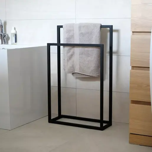 MK 21-03-06 Метална закачалка за бања Хелиос