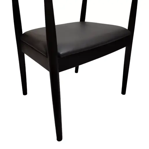 382-000002 Joube фотелја црно дрво со PU перница црна