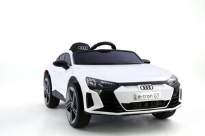 Licencirani Audi RS E-TRON GT 2216