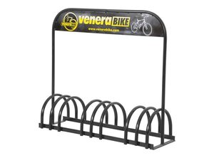 Držač za bicikle ispred radnje