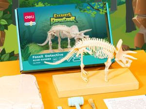DELI DEČIJA IGRAČKA  - KREATIVNI SET ZA ISKOPAVANJE TRICERATOPS 74349
