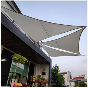 ModernHome Solarno trouglasto jedro 4x4x4m Gray ModernHome 19191G GRAY