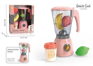 Blender na baterije sa voćem i čašicom