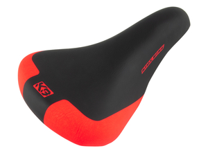 Uniset.16.sed crveni ys715 2021 3198024