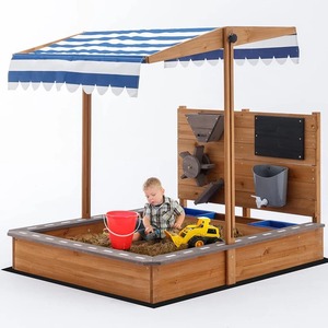 KINDER HOME Dečiji drveni peskarnik za igru sa podesivim krovom i dodacima – Playpen Mill 2445